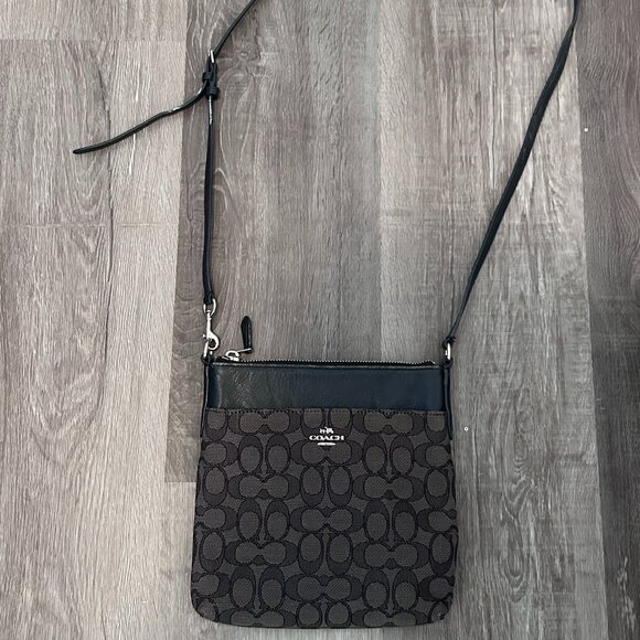 Coach Kitt Messenger Crossbody In Signature Jacquard - Picture 5 of 5